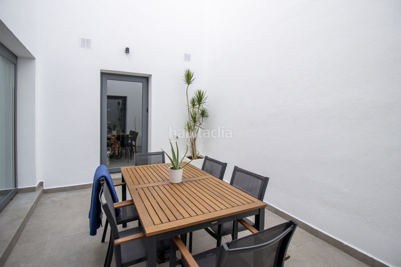 Foto b9e7557e-fb42-45e8-aeb0-c738e828a316. Casa aparellada amb aparcament piscina a San Pedro de Alcántara Pueblo Marbella