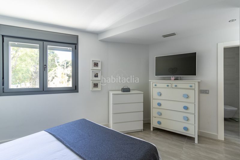 Foto f1a61c1b-fec3-4f45-af74-9537acdff12c. Casa aparellada amb aparcament piscina a San Pedro de Alcántara Pueblo Marbella