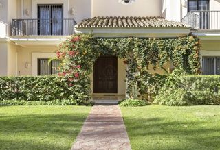 Ground floor in Lola flores(nva a marina) 3. Exclusivo apartamento reformado en primera línea de playa en pue