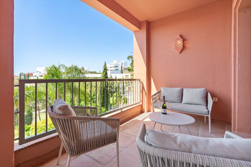 Foto 5e8df8d8-cd6f-427f-9f12-2142fe8a29d9. Apartament amb aparcament piscina a Los Flamingos Benahavís