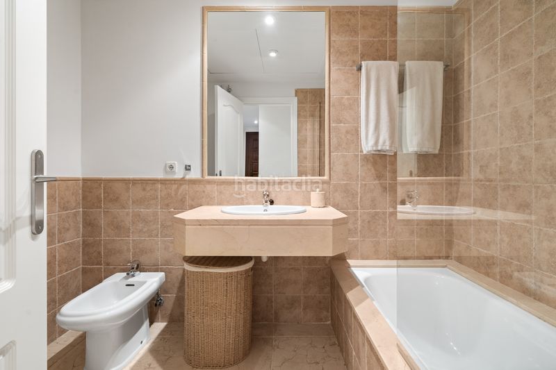 Foto ebd7fa8b-e9bc-4b98-aaef-f563606d6464. Apartament amb aparcament piscina a Los Flamingos Benahavís