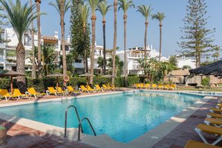 Àtic  Petunias las (petunias) 3. Exclusivo ático reformado en primera línea de playa junto a puer