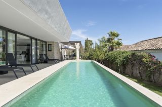 Rent House in Los Naranjos. Villa la cerquilla  villa moderna de lujo en el corazón de nueva