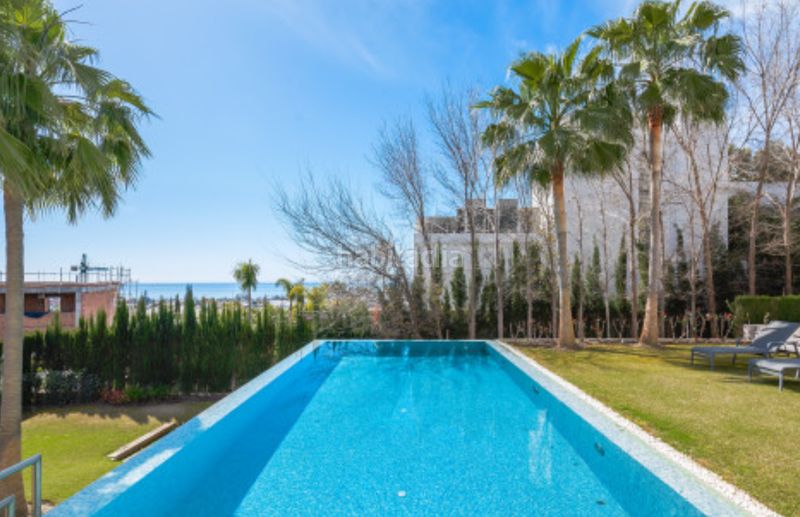 Foto 18c7e0a0-a431-4c48-a858-663625035b07. Casa amb aparcament piscina a Los Flamingos Benahavís