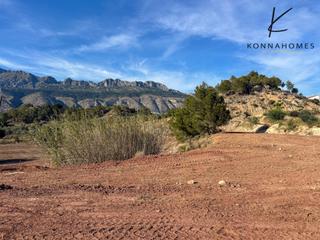 Propriété à Finestrat Pueblo. Naturaleza, agua y posibilidades infinitas en esta finca rústica