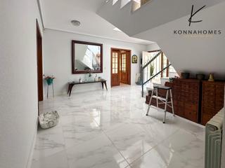 Xalet a Rincón Bajo. Chalet de lujo en  benidorm  5 suites, piscina privada y eleganc
