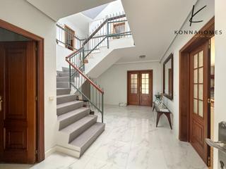 Chalet à Rincón Bajo. Chalet de lujo en  benidorm  5 suites, piscina privada y eleganc