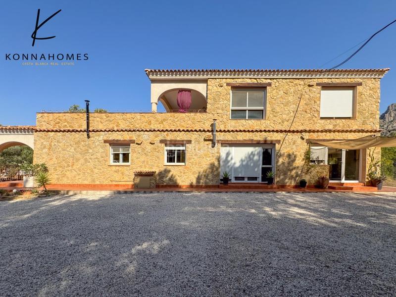 Foto 793b7aad-d2b2-4b55-8e2a-625d5fb31497. Chalet avec parking dans Finestrat pueblo Finestrat