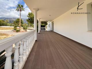 Chalet in Coloma. Un oasis privado en la nuca