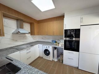 Location Appartement à Casco Histórico. Piso amplio y reformado de tres dormitorios en alquiler en el ce