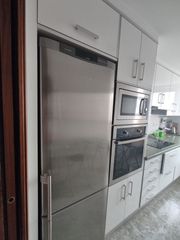 Affitto Appartamento in Ensanche - Parque del Oeste. Piso de cuatro habitaciones para estudiantes por 900 euros mes