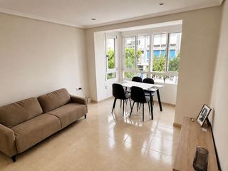 Miete Etagenwohnung in Plaza Illes Columbretes. Piso reformado en alquiler en el centro de castellón