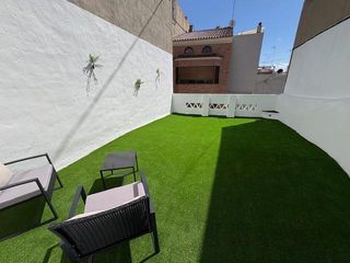 Casa a Centro. Casa totalmente reformada y amueblada junto a la playa mayor de