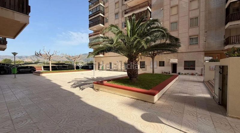 Foto 5f28f9d3-a55a-40cd-b00b-7bf55ef37176. Apartament amb aparcament piscina a La Curva Benicasim / Benicàssim