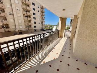 Apartamento en La Curva. Apartamento en benicàssim de tres dormitorios, gran terraza, tra