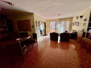 Appartement à Casco Histórico. Amplio piso con garaje en el centro de castellón