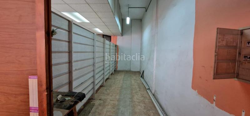 Foto 1beb1b7a-cf2a-42ab-a442-06ac79c7b65e. Local comercial local con muchas posibilidades en Castellón de la Plana