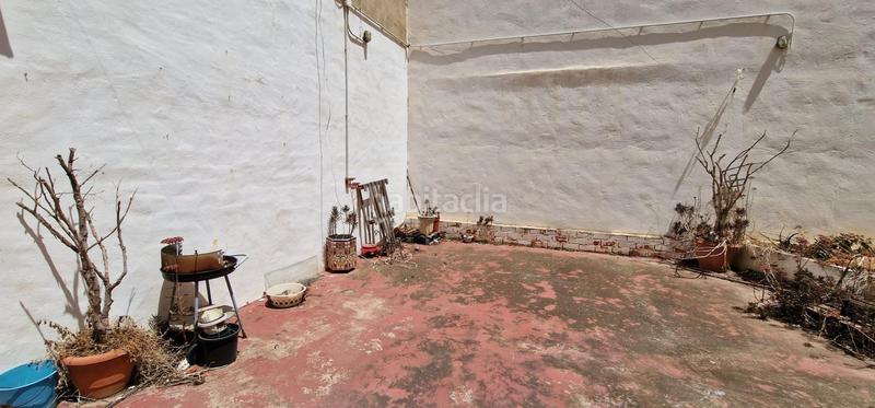 Foto c376eef9-5030-40db-8a8e-f85c35e60486. Local comercial local con muchas posibilidades en Castellón de la Plana