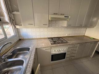 Piso en Estación - Universidad. Piso de tres dormitorios con ascensor en zona corte inglés de ca