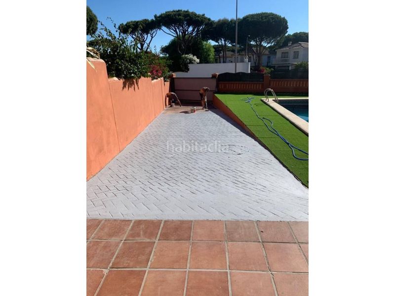 Foto 271b0a57-e8a5-45fe-88fc-b017a84396f1. Xalet amb piscina a La Barrosa Chiclana de la Frontera