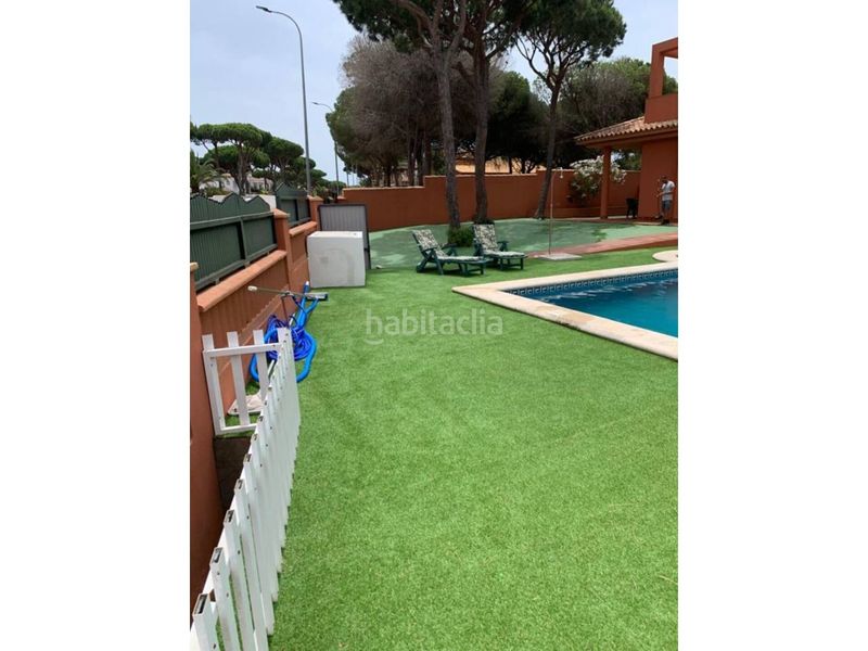 Foto 744a04b9-a44e-4585-8e6a-2c3856cc69bb. Xalet amb piscina a La Barrosa Chiclana de la Frontera