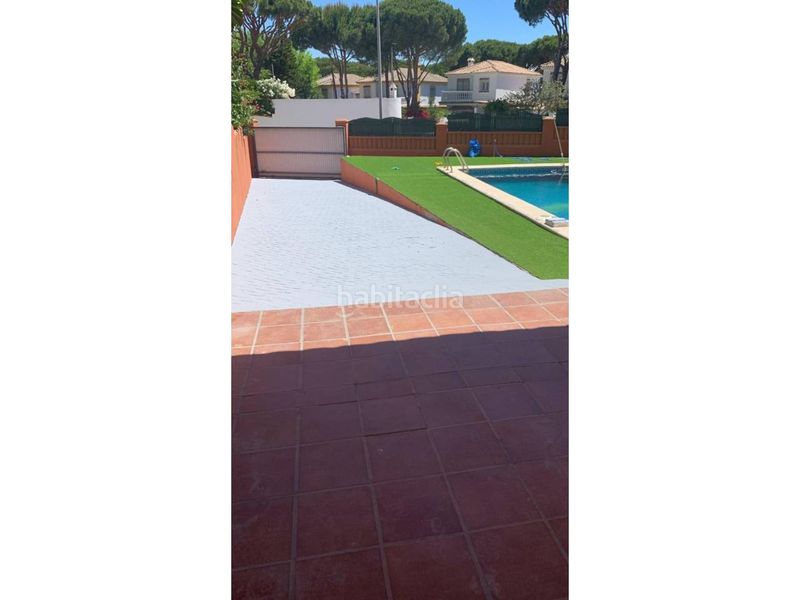 Foto 8d5a5c43-620d-4697-ac68-9a52406eafe8. Xalet amb piscina a La Barrosa Chiclana de la Frontera