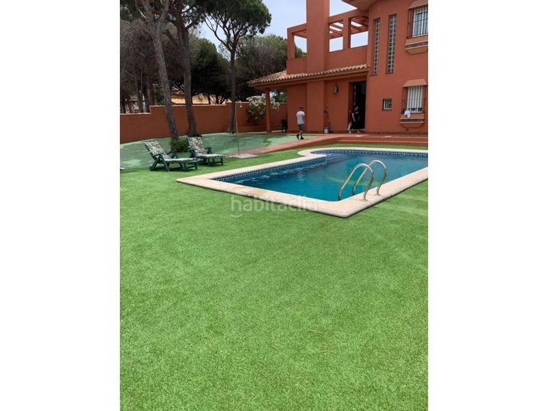 Foto da18a2b6-aa6a-40e4-8ff7-de6177cd3650. Xalet amb piscina a La Barrosa Chiclana de la Frontera