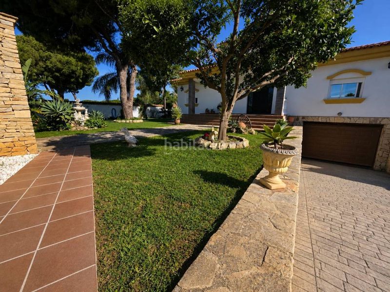 Foto 4ea23371-47c1-4259-96b3-82228a925b49. Xalet amb aparcament piscina a Las Lagunas - Campano Chiclana de la Frontera