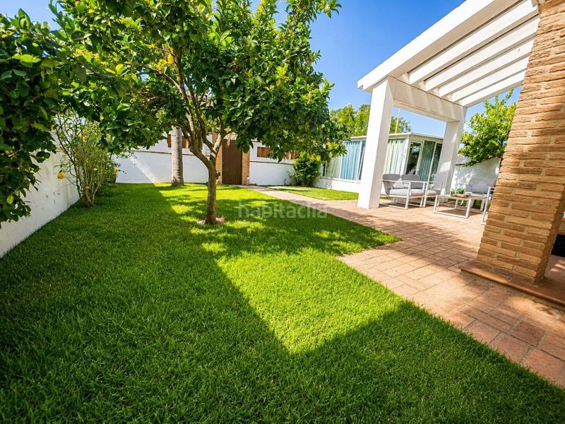 Foto 802a14c7-d3d7-485e-9311-d6f26f73c790. Casa aparellada amb aparcament piscina a Núcleo urbano Chiclana de la Frontera