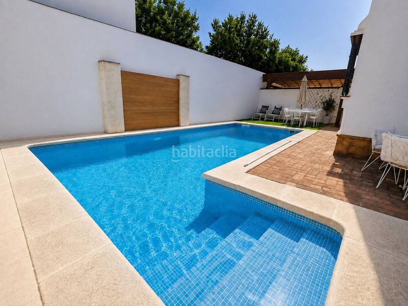 Foto cca6f67b-fb64-4d08-bc2c-2a3bed9a6d45. Casa aparellada amb aparcament piscina a Núcleo urbano Chiclana de la Frontera