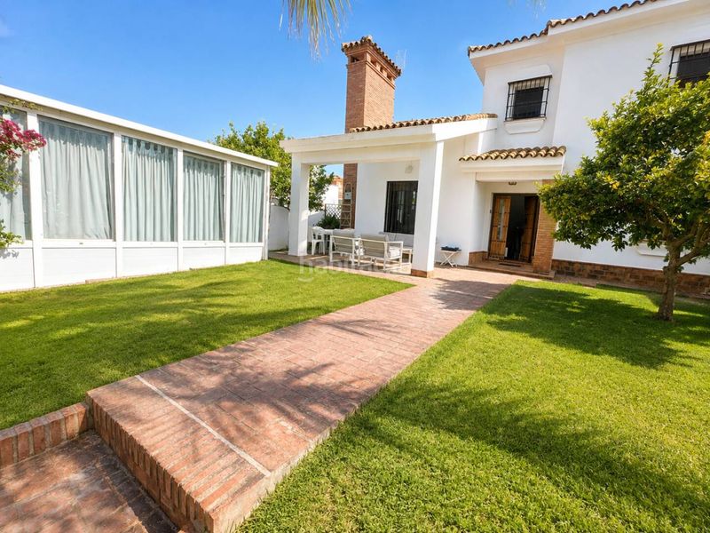 Foto dc5ce712-48bc-461f-bcb8-943f590e121c. Casa aparellada amb aparcament piscina a Núcleo urbano Chiclana de la Frontera