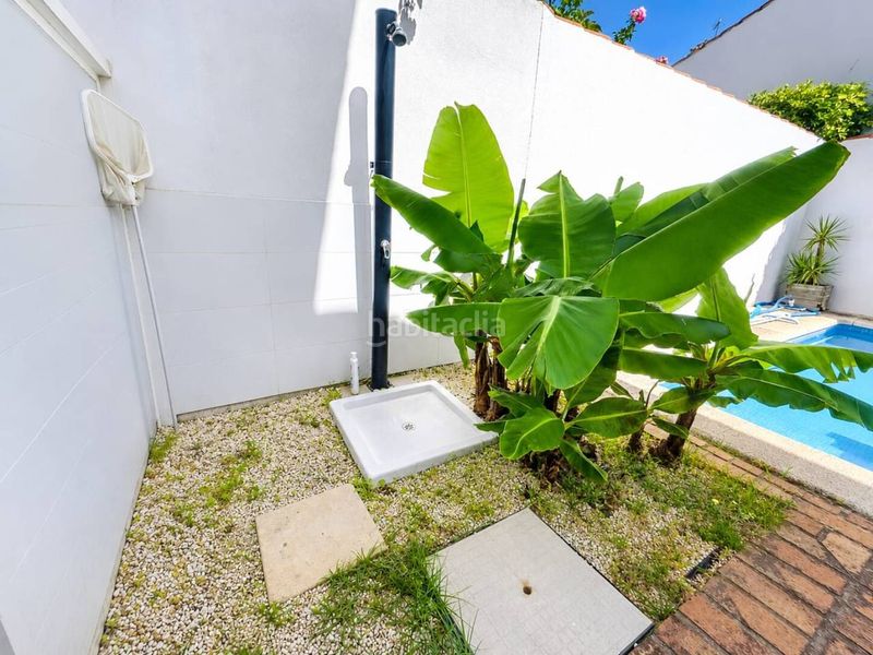 Foto ea64aa6e-76ad-4c3e-a660-bcca1ce242f5. Casa aparellada amb aparcament piscina a Núcleo urbano Chiclana de la Frontera