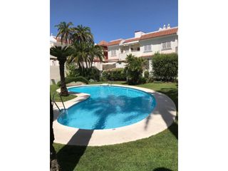 Rent Chalet in Picadueñas. Chalet adosado en picadueñas