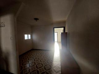Pis  Carrer de legazpi. Soleado y bonito piso al lado de vía julia!