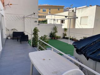 Miete Haus  Calle lope de rueda 268. Bonita casa con jardín privado