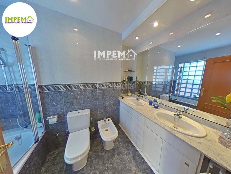 Foto 50d9d875-f5bc-4294-bf56-0360b370cf1e. Maison jumelée avec chauffage parking dans Masquefa