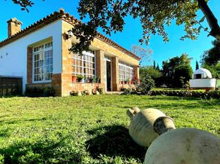 Chalet à Medina - Sidonia. En exclusiva!!!! parcela de 8300 m2, casa  garaje  y piscina, 83