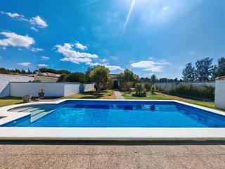 Xalet a Pelagatos - Pago del Humo. Venta de exclusiva chalet, piscina, jardin, garaje y excelente a