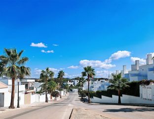 Terreny residencial  Avenida extremadura. Parcela de 540m2 urbana en fuente del gallo ii, conil de la fron