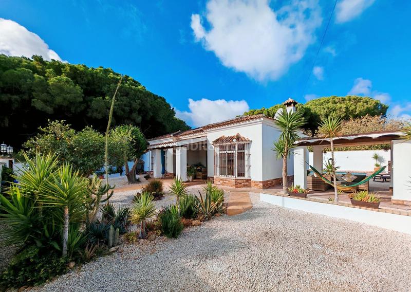 Foto 182c1f77-d69d-4227-be15-40cad4170142. Chalet mit parking in Las Lagunas - Campano Chiclana de la Frontera