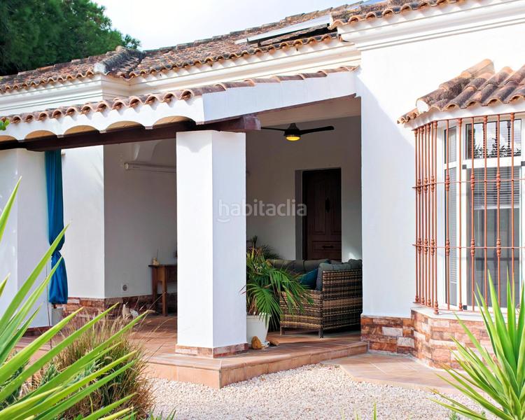 Foto 134f6760-a825-4fc4-a409-f352fba172e8. Chalet with parking in Las Lagunas - Campano Chiclana de la Frontera
