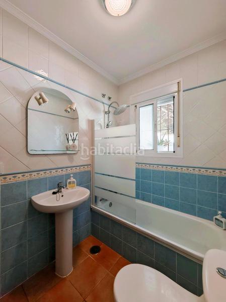 Foto 0bc4b2e0-88b8-48dc-8a25-477438d08c7f. Chalet avec parking dans Las Lagunas - Campano Chiclana de la Frontera