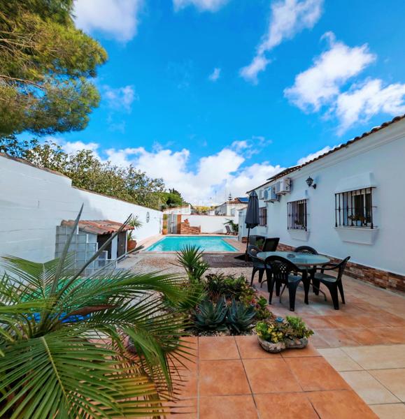 Foto 4f182880-8447-4ad1-8c1b-76d3b6b2c37a. Chalet avec parking dans Las Lagunas - Campano Chiclana de la Frontera