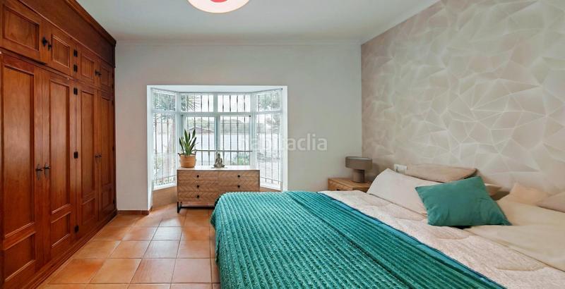 Foto edaa94cd-5055-45c6-b7bb-90050ccc378a. Chalet avec parking dans Las Lagunas - Campano Chiclana de la Frontera