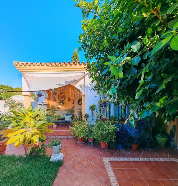 Foto d54c6b73-f758-4d7c-a53d-a244a05067a3. Xalet amb piscina a Los Gallos Chiclana de la Frontera