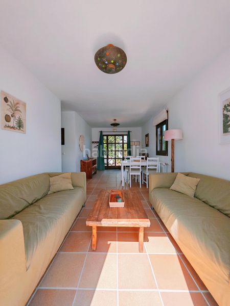 Foto 5c447bd3-25d5-47cb-8a09-9afeef29dc60. Edificio in Zahora Barbate