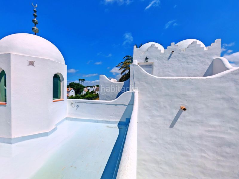 Foto ed876ae2-f592-4c7c-b81f-9c5eb364d224. Edificio in Zahora Barbate
