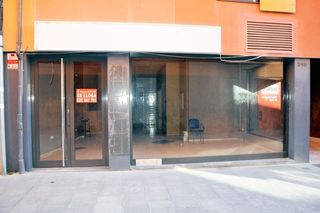 Alquiler Local Comercial en Jonquera (La). Local con salida de humos