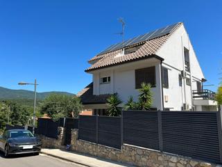 Casa a Carrer oliveres 1. Casa con terrazas, jardin, piscinas y gimnasio