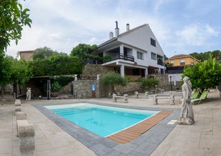 Casa  Carrer oliveres. Casa con terrazas, jardin, piscinas y gimnasio